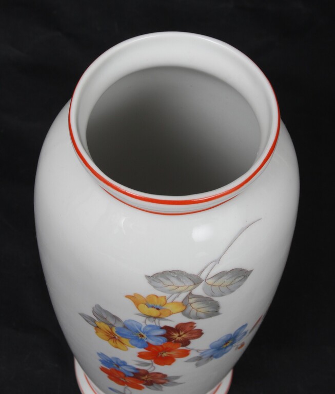 Painted porcelain vase