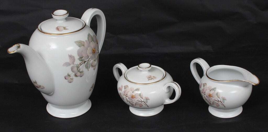 Porcelain tea service for 4 persons