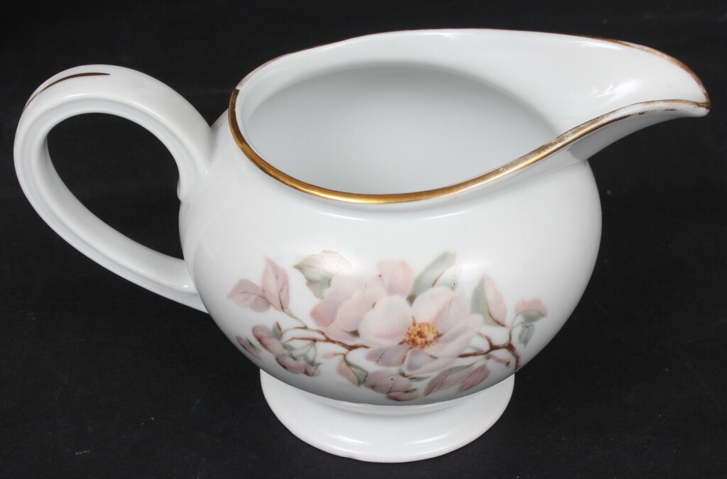 Porcelain tea service for 4 persons