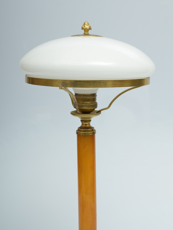 Бронзовый светильник с прессованным янтарем