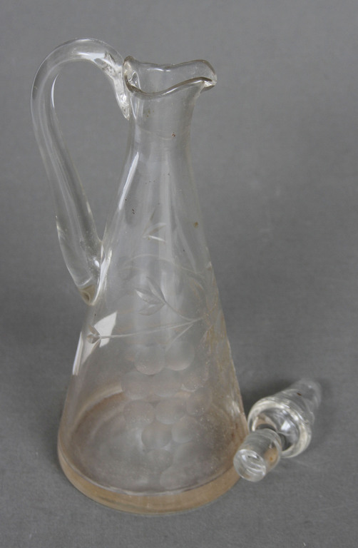 Glass decanter 