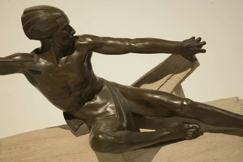 Bronzas skulptūra ''Šķēpmetējs''