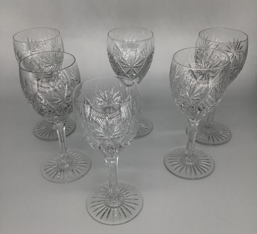 Wine glasses.Maltsovskie factories in Gus-Khrustalny.1910-1920.Diamond facet.Carved leg.6 pieces.Excellent preservation.