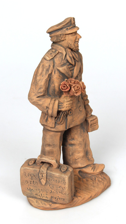 Keramikas figūriņa ''Vīrs ar ziediem''