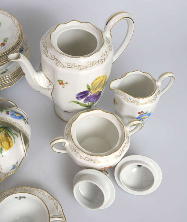 Porcelain coffee service for 8 persons