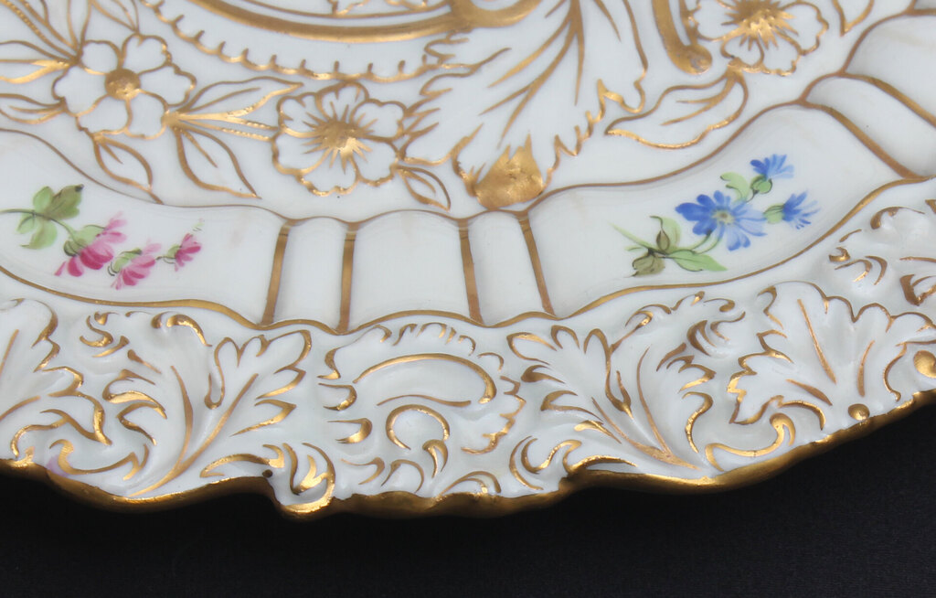Porcelāna šķīvis  ''Ziedi''
