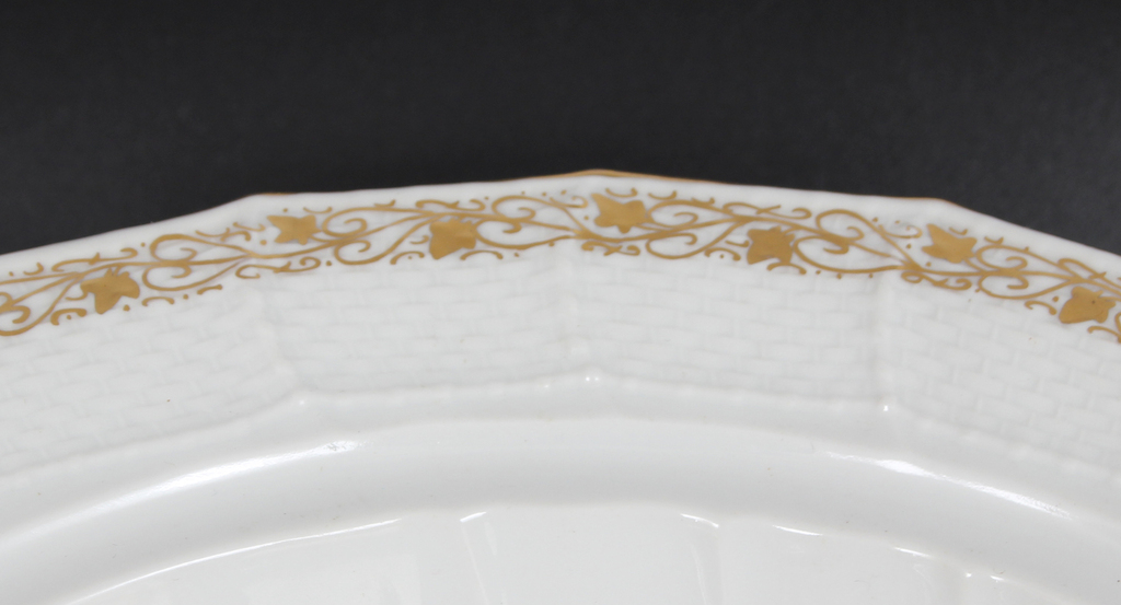 Porcelain serving dish with floral motif