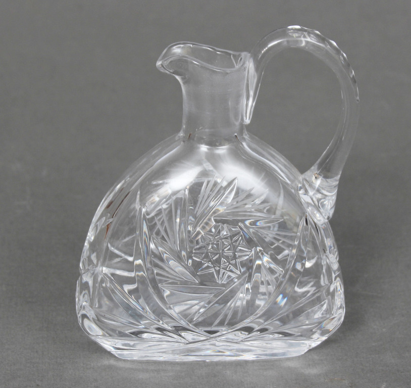 Glass oil container
