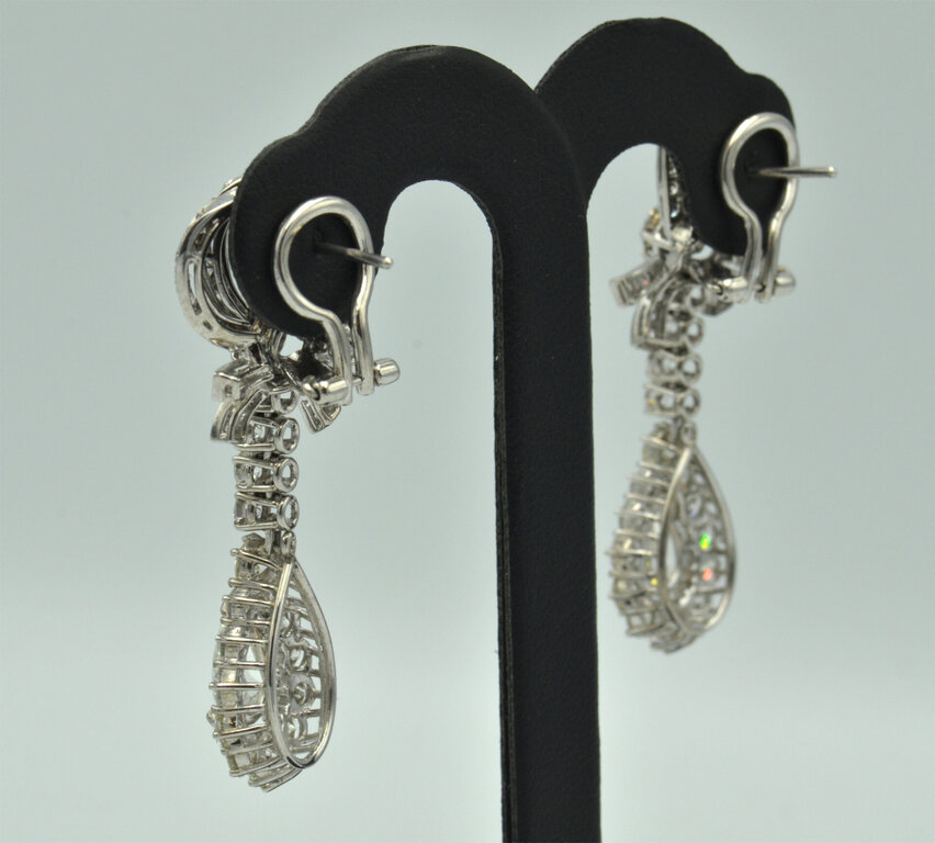 Gold earrings with 120 natural diamonds