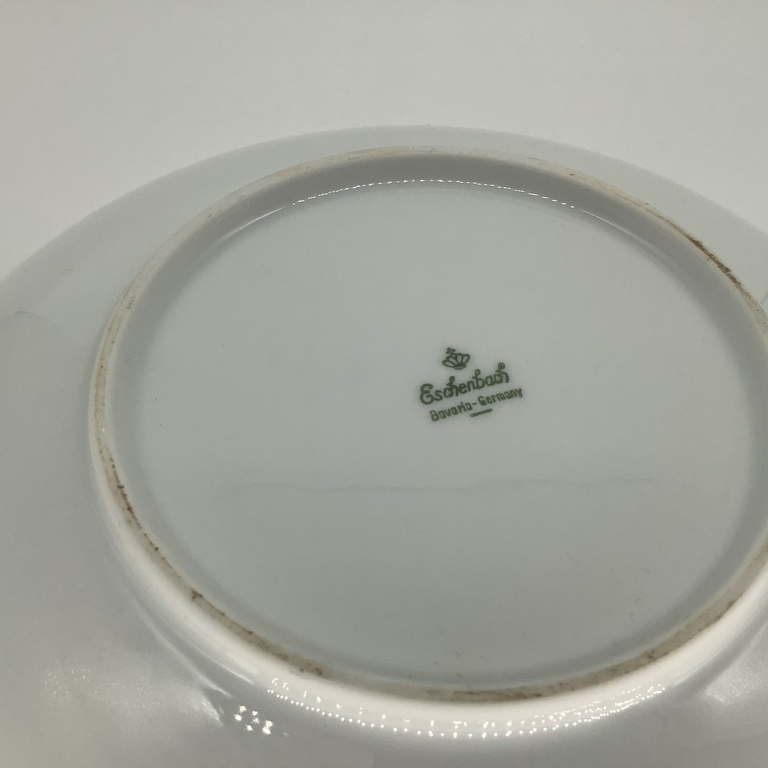Dish for serving game, Germany 1950. Decal.
