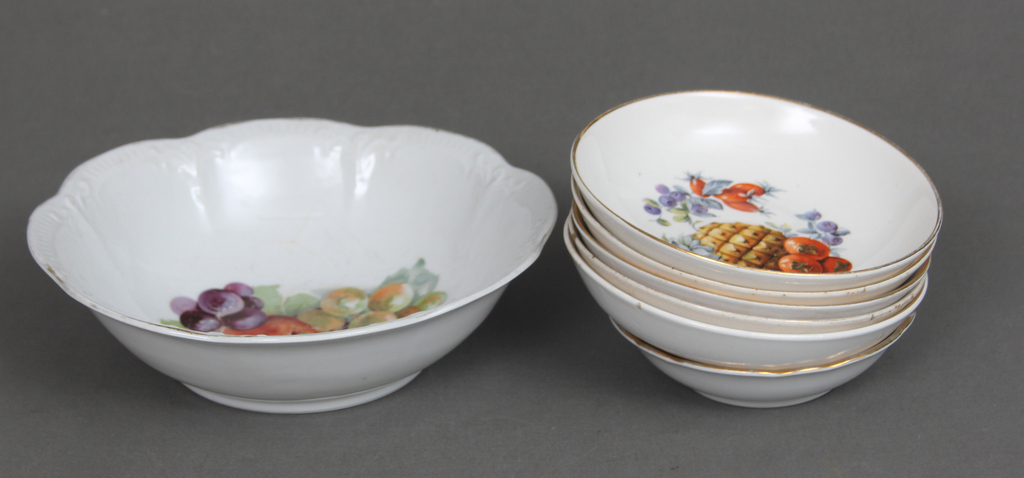 Porcelain bowls (7 pcs.)