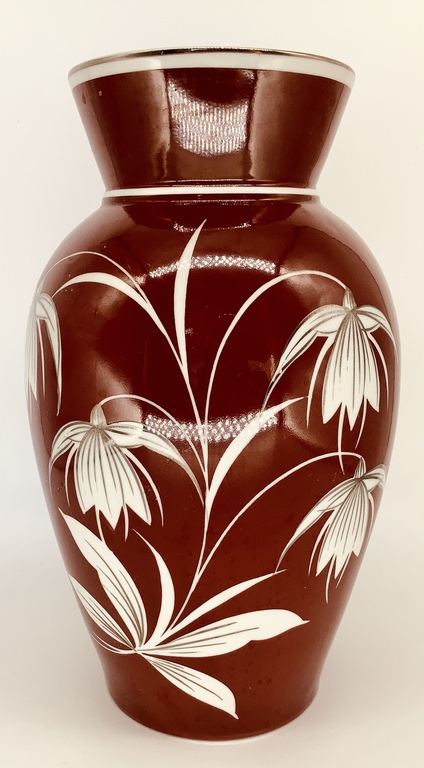 Большая ваза .Ручная роспись и обводка серебром.29 см