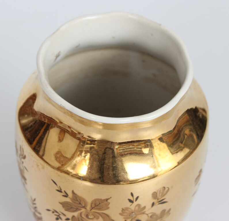 Riga porcelain vase with gilding