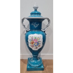 Фарфоровая напольная ваза. Ручная роспись цветочными мотивами. 68 см