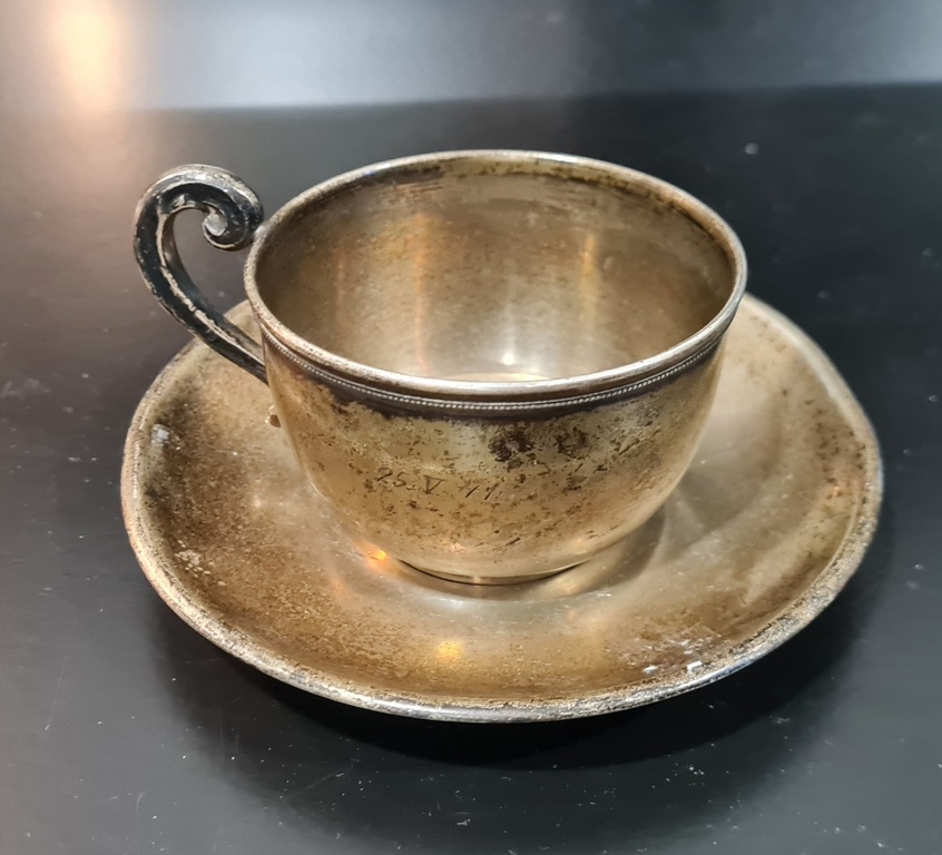 Silver tea/coffee cup with decorations. 107 grams. 1941