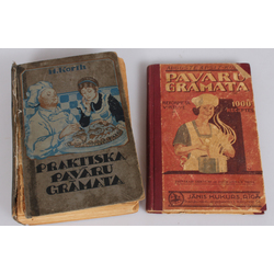Divas grāmatas ''Pavāru gramata'' un ''Praktiskā pavāru grāmata''