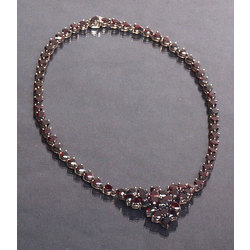 Silver necklace with garnet