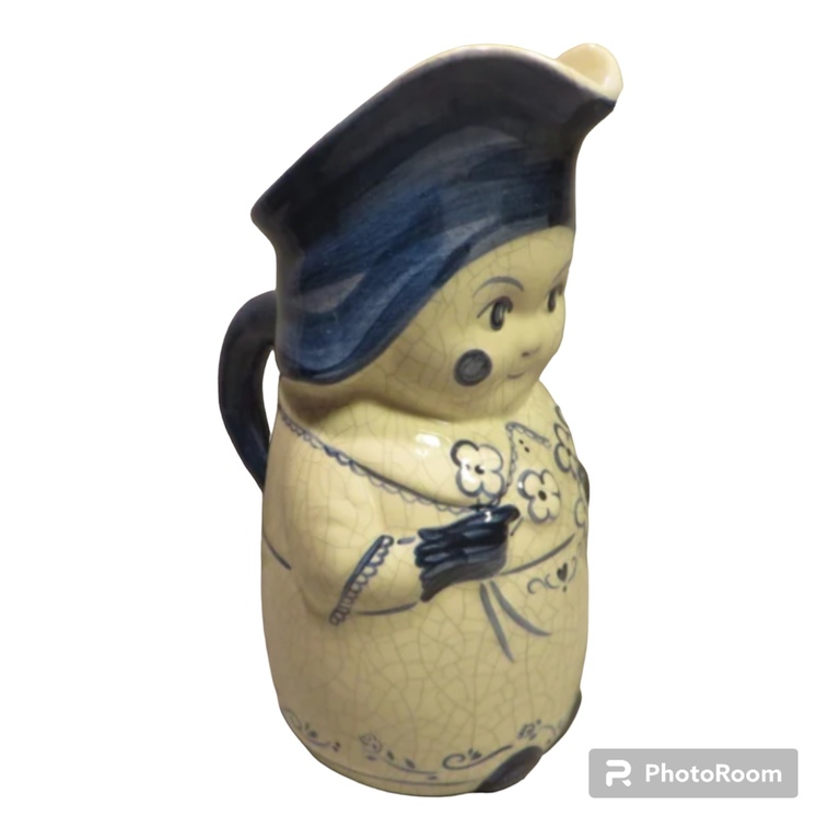 porcelain mug Annele in blue gloves, h-20cm