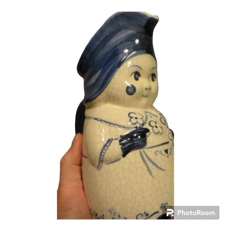 porcelain mug Annele in blue gloves, h-20cm