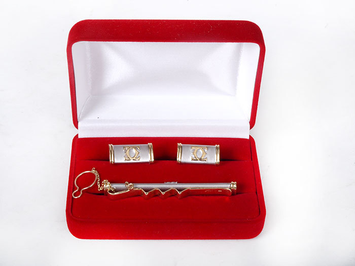 Set with the pair of cufflinks, tie pin