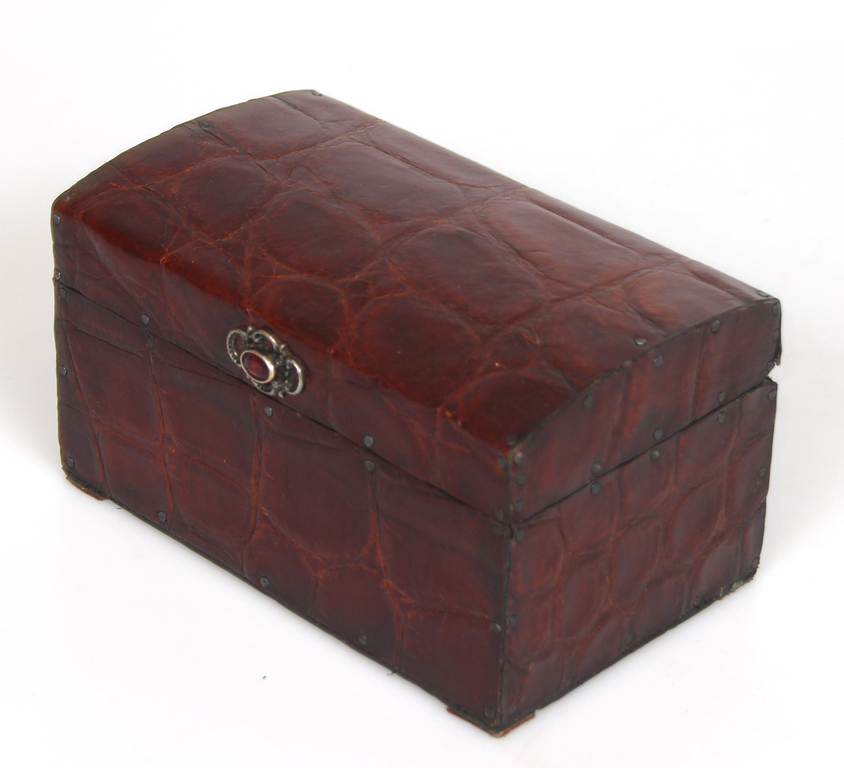 Wooden box/chest with leather finish