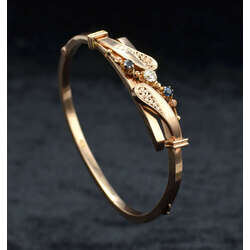 Gold bracelet with diamonds and sapphires