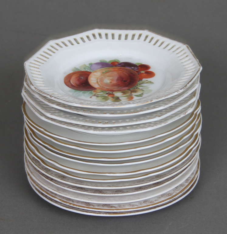 Porcelāna šķīvju komplekts ar augļu motīvu (15 gab)