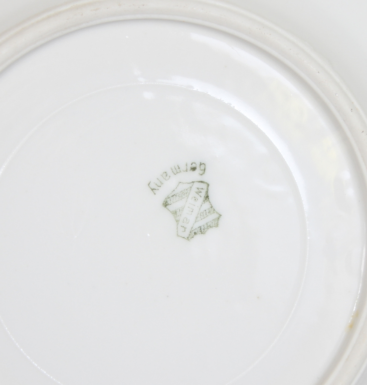 Set of porcelain plates with a fruit motif (15 pcs.)