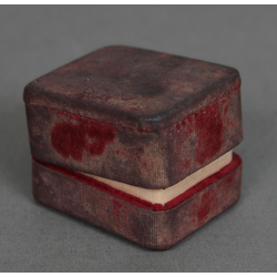 Ring box with the stamp 