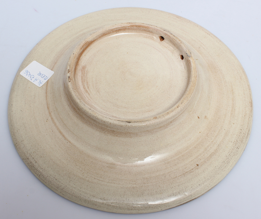 Декоративная керамическая настенная тарелка 