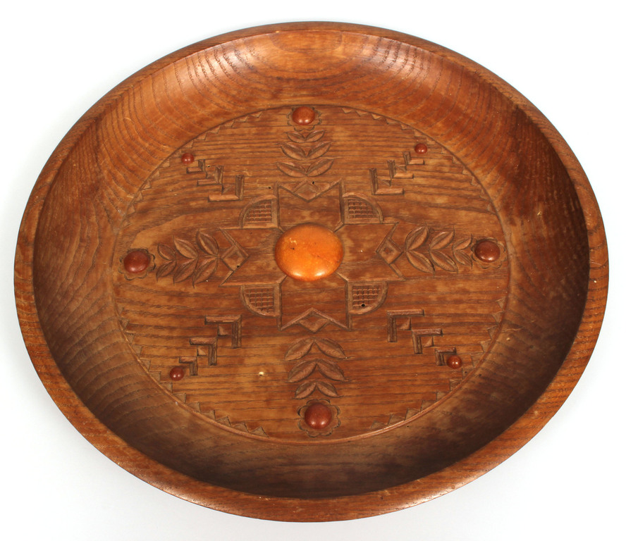 Декоративная деревянная тарелка на стену с янтарем