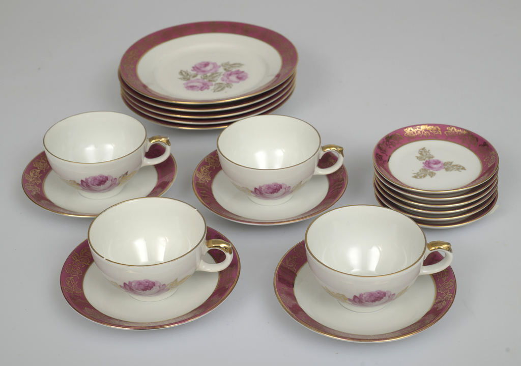 Porcelain set - 4 cups, 5 dinner plates, 6 small plates, 5 saucers