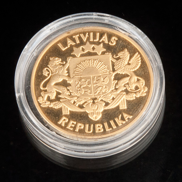 Golden coin of 100 lats