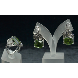 White gold ring and earrings with tourmalines and emeralds