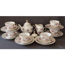RPR tea service Sigulda with roses for 6 persons. 20 subjects. The red seal.