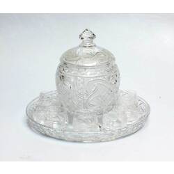 Crystal bowl with 9 cups