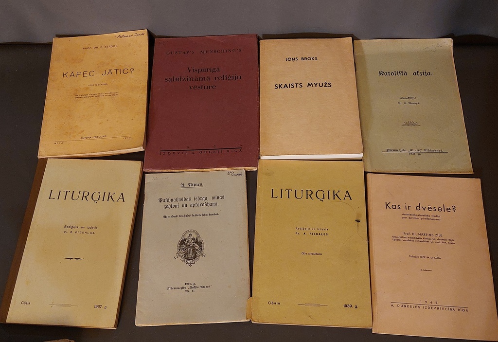 18 gb. Reliģiskā literatūra  no 1907 g. līdz 1942 g