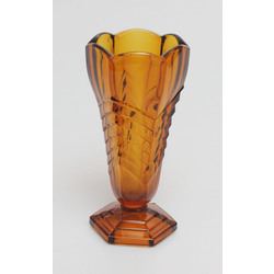 Стеклянная ваза медового цвета