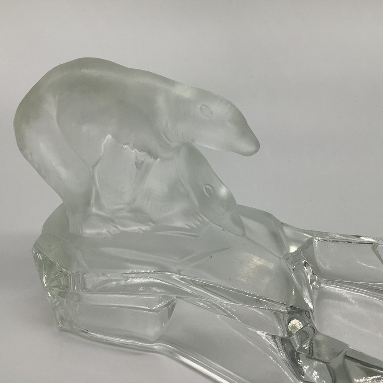 Antique, cabinet sculpture with a tray for small items. A bear on an ice floe. Cast from hand-cut crystal.