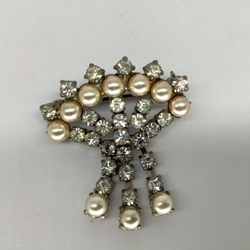 Galbonz brooch, antique, artificial pearls and handmade. Antique matrix and pin.