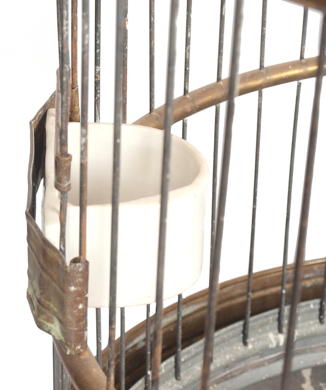 Metal bird cage