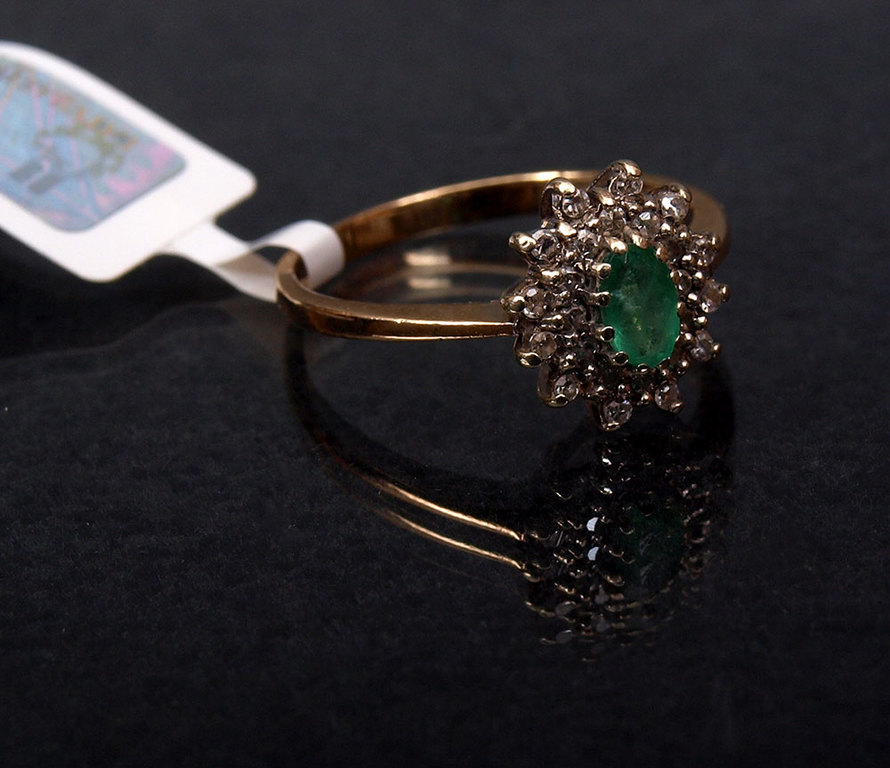 Gold ring diamonds, emerald
