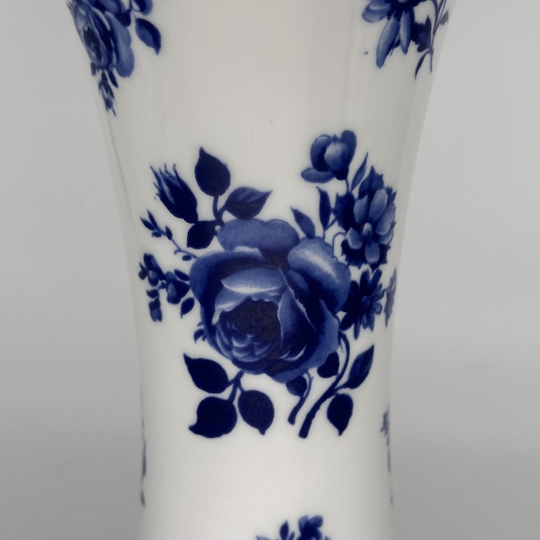 Vase with cobalt flowers and gold. Art Deco