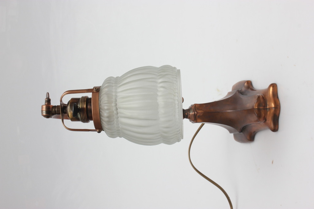 Настольная лампа в стиле арт-деко