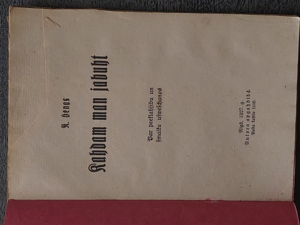 Old print of 2 books R. Hengs KADAM MAN JABUT 1927 Riga; DDZİVES MAKSLA, a publication of the Liepāja Vegetarian Society.