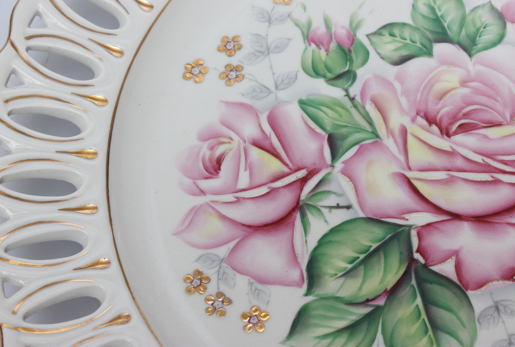 Rīgas porcelāna šķīvis ar zeltījumu