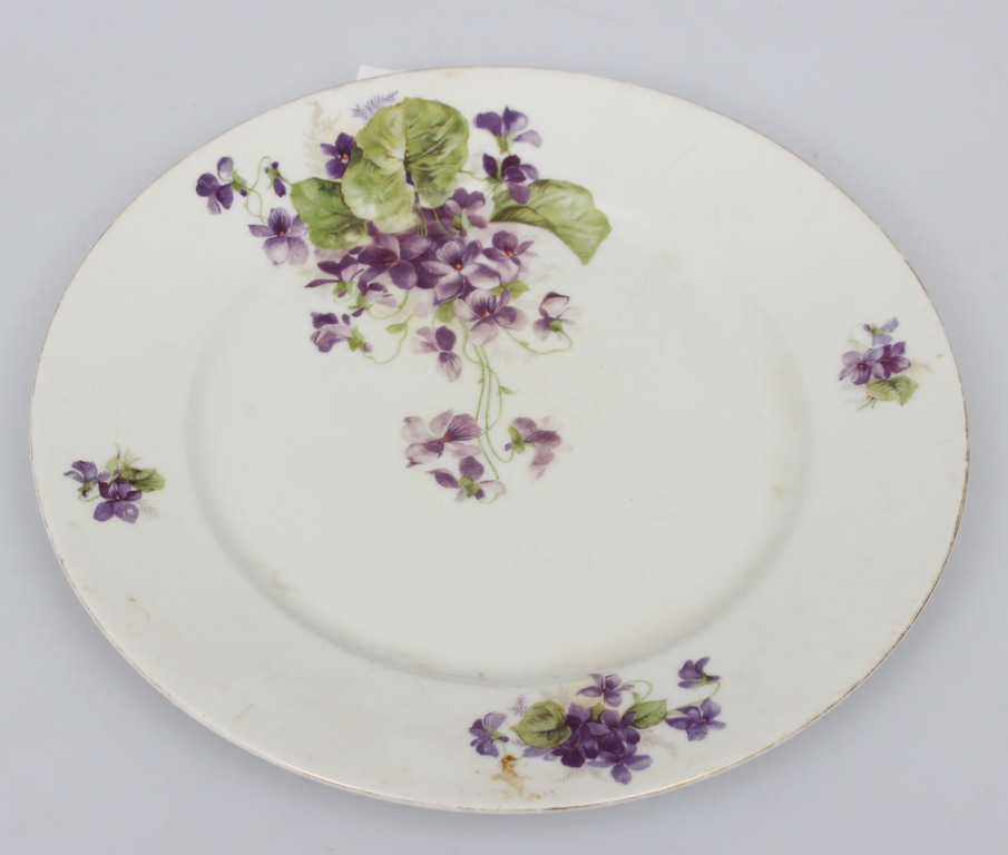 Porcelain plate Violets