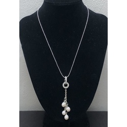 Silver chain with freshwater pearl pendant. 925 proof.