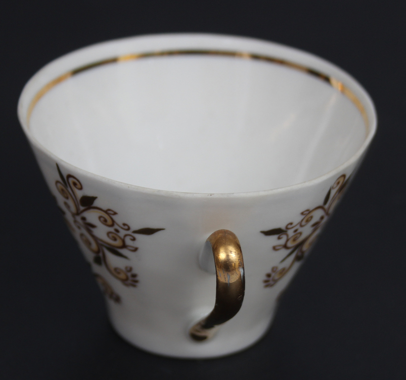 Painted porcelain cup