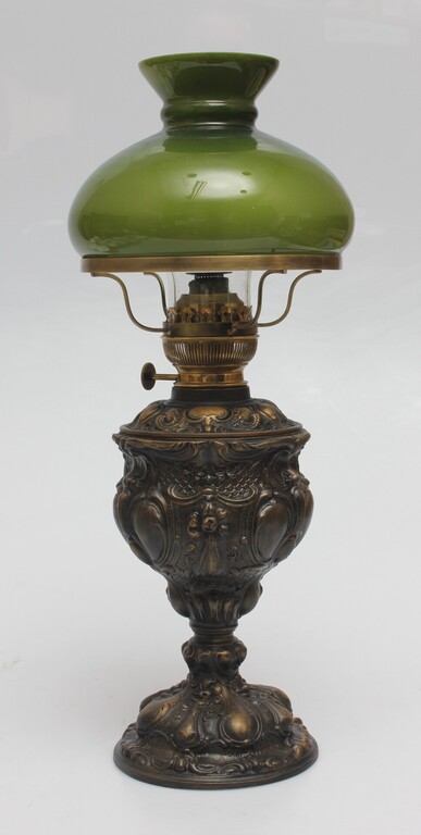 Baroque style kerosene lamp